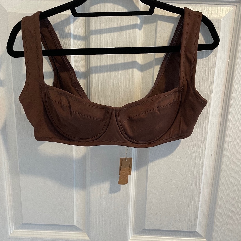 Skims bikini top